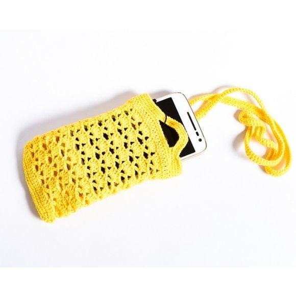 Porta celular amarelo de pescoço