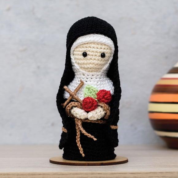 Santa Rita em Amigurumi
