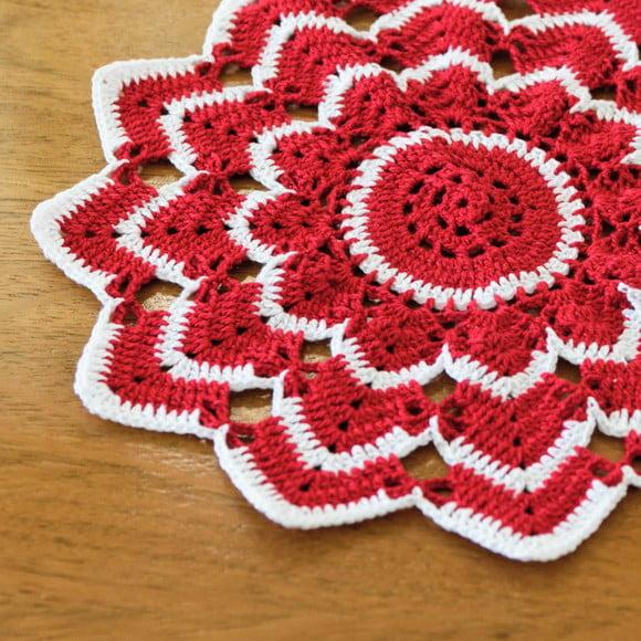 Toalhinha Bicolor de Natal em Crochê