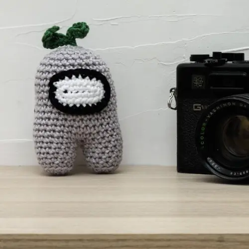 Among Us Cinza Claro em Amigurumi