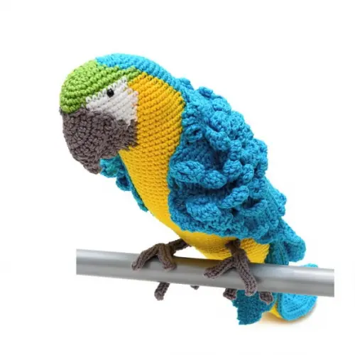 Arara Canindé de Cores Vivas em Amigurumi
