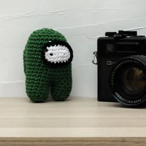 Among Us Verde Militar em Amigurumi