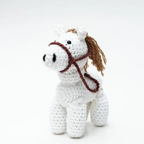 Cavalinho Barnco em Amigurumi