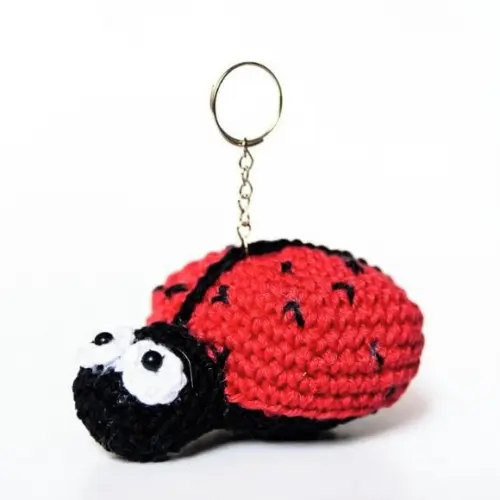 Chaveiro Joaninha em Amigurumi