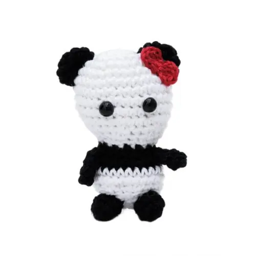 Chaveiro Pandinha com Lacinho em Amigurumi