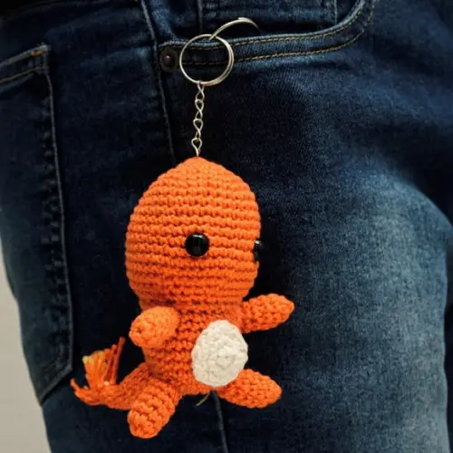 Chaveiro Pokemon Charmander em Amigurumi