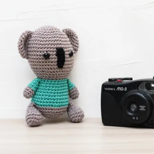 Coala de Camisa Verde em Amigurumi