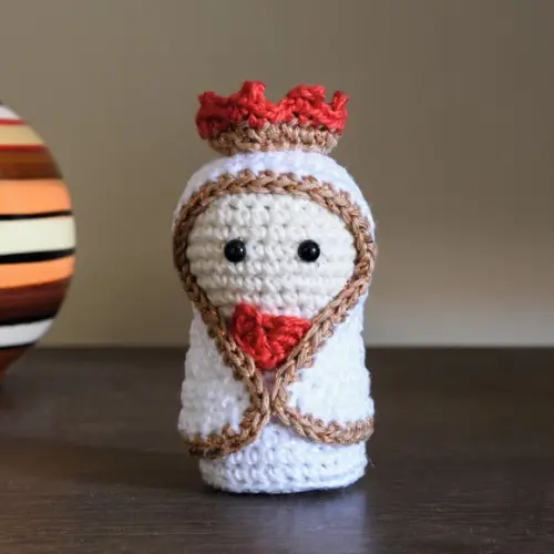 Mini Nossa Senhora de Fátima em Amigurumi