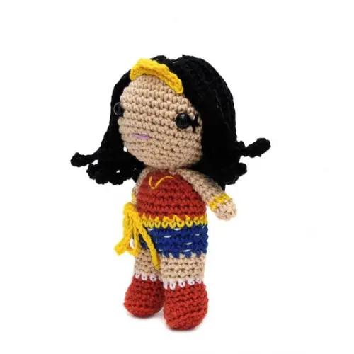 Mulher Maravilha Pequena em Amigurumi