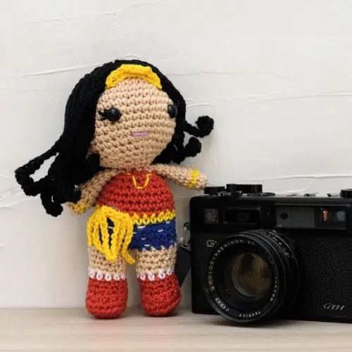 Mulher Maravilha Pequena em Amigurumi