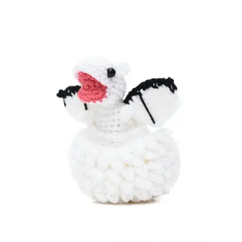 Ovo com Filhote de Dragão Branco em Amigurumi