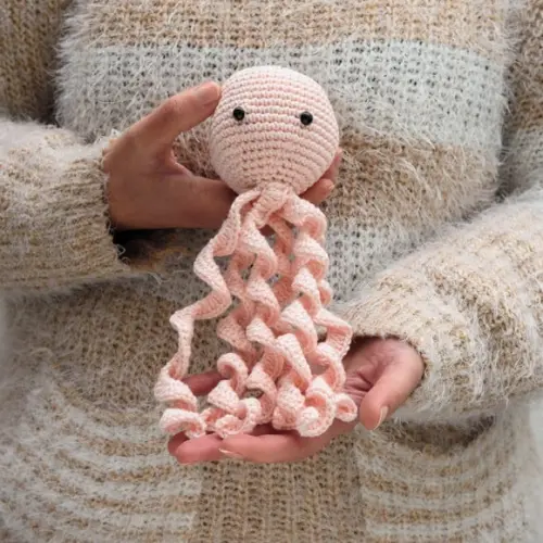 Polvo Salmão para Newborn em Amigurumi