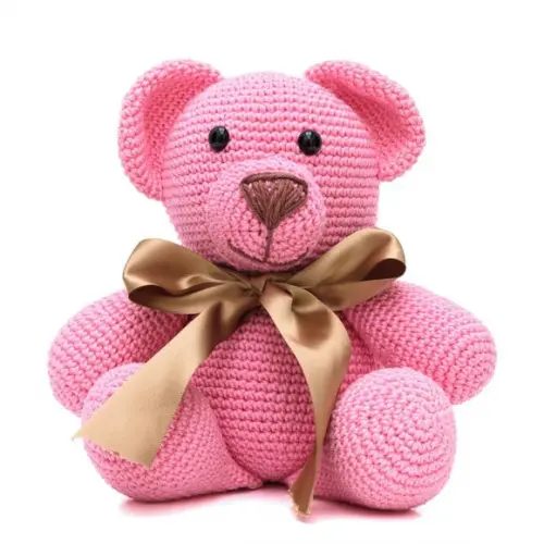 Urso Rosa com Laço Dourado em Amigurmi