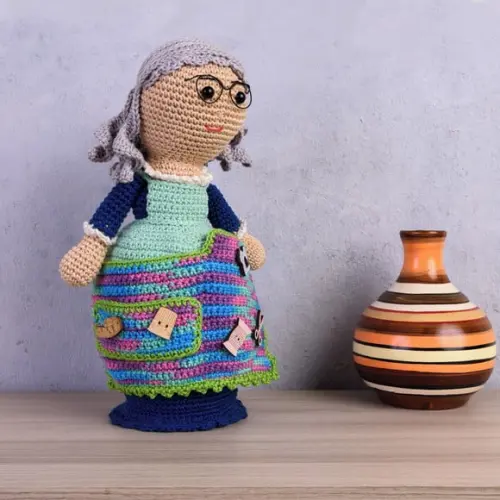 Vovó Costureira em Amigurumi