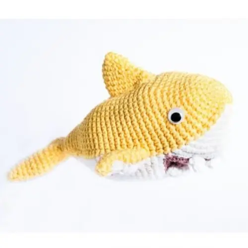 Baby Shark Amarelo em Amigurumi