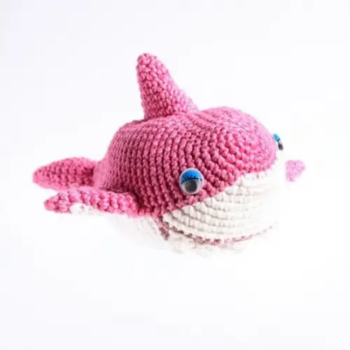 Baby Shark Rosa em Amigurumi