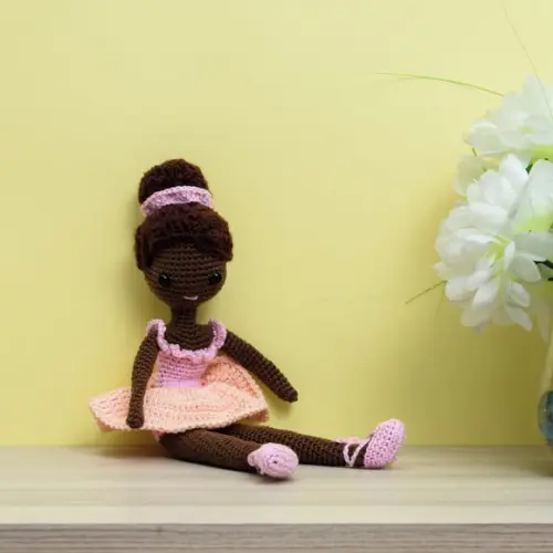 Boneca Bailarina Késia em Amigurumi