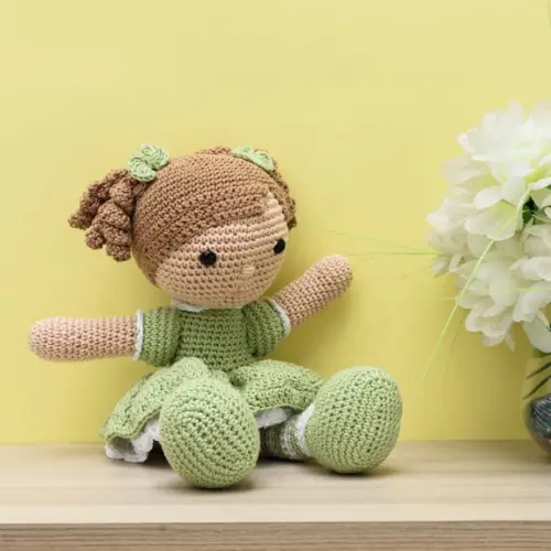 Boneca Mari em Amigurumi