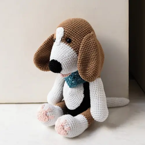 Cachorro Beagle Peso de Porta em Amigurumi