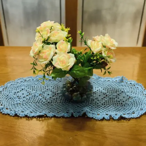 Caminho de Mesa Azul em Crochê