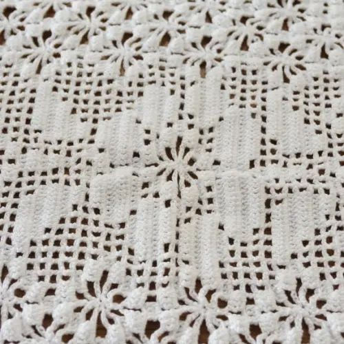 Caminho de Mesa em Crochê Flores