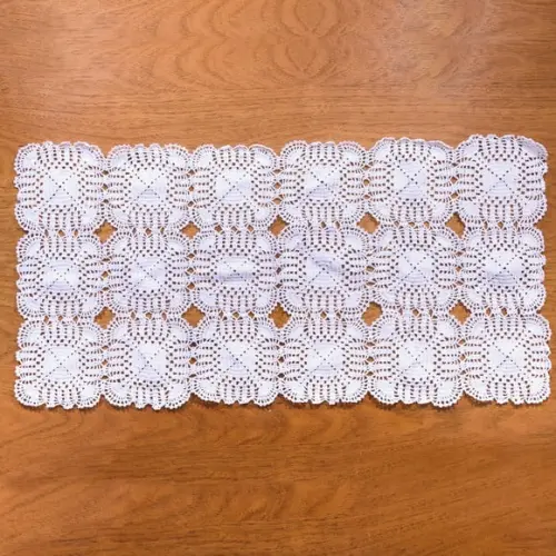 Caminho de Mesa Squares em Crochê