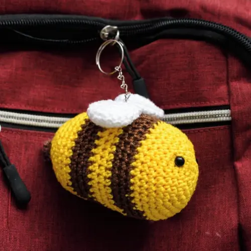 Chaveiro Abelhinha em Amigurumi
