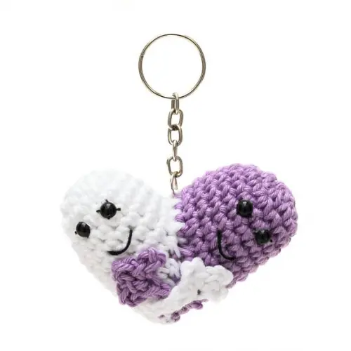 Chaveiro Abraço do Coração em Amigurumi