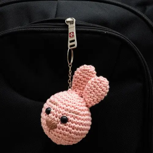 Chaveiro Cabeça de Coelho em Amigurumi