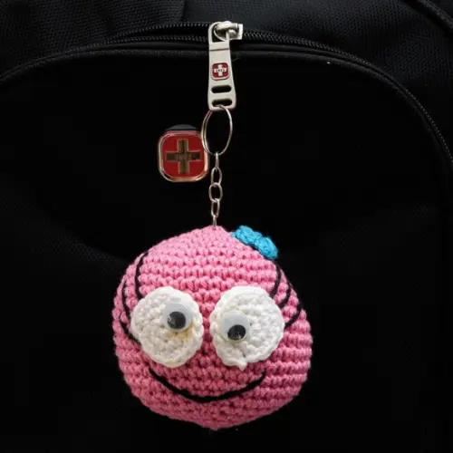 Chaveiro Carinha Feliz Grande em Amigurumi