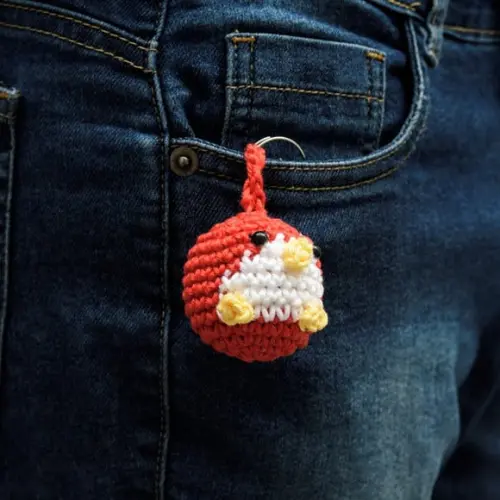 Chaveiro Mini Pinguim em Amigurumi