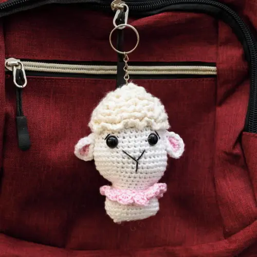Chaveiro Ovelha Branca em Amigurumi