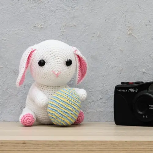 Coelho com Ovo em Amigurumi