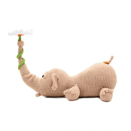 Elefante com Margarida em Amigurumi