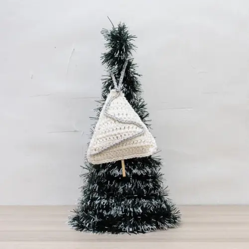 Enfeite Arvore de Natal Off White em Amigurumi