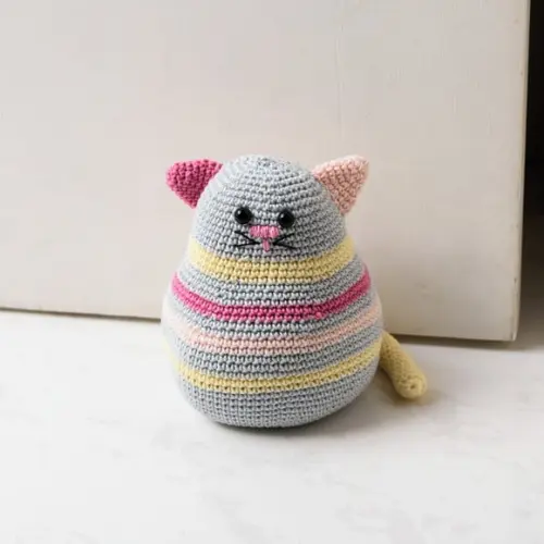 Gato Listrado Peso de Porta em Amigurumi