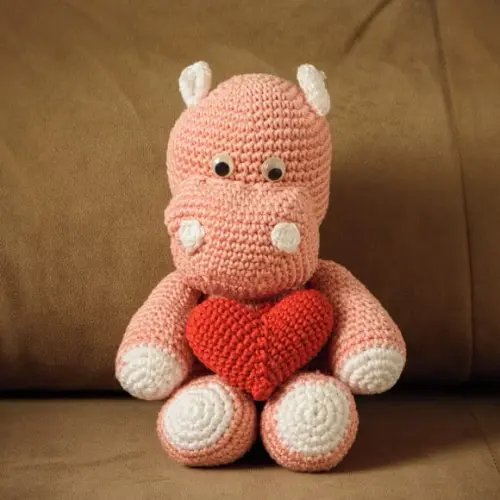 Hipopótamo com Coração em Amigurumi