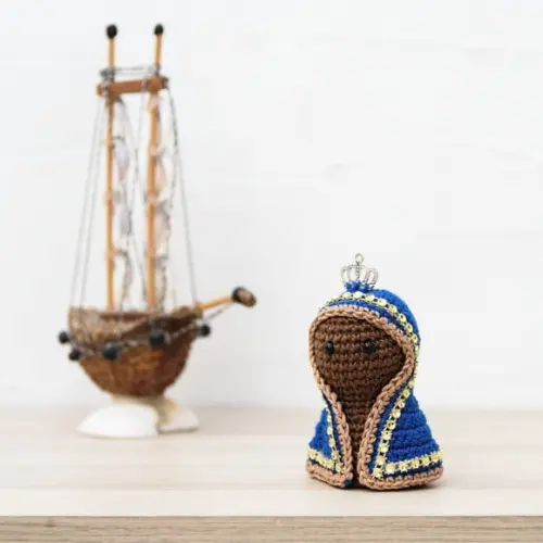 Mini Nossa Senhora Aparecida em Amigurumi