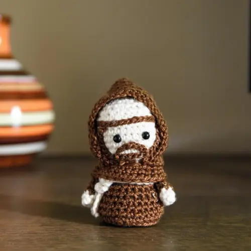 Mini São Francisco de Assis em Amigurumi