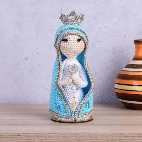 Nossa Senhora Azul Céu em Amigurumi
