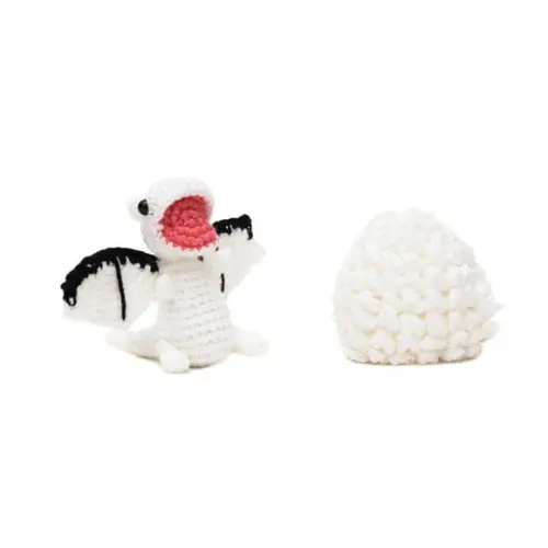 Ovo com Filhote de Dragão Branco em Amigurumi