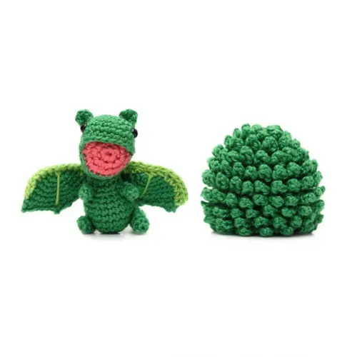 Ovo com Filhote de Dragão Verde em Amigurumi