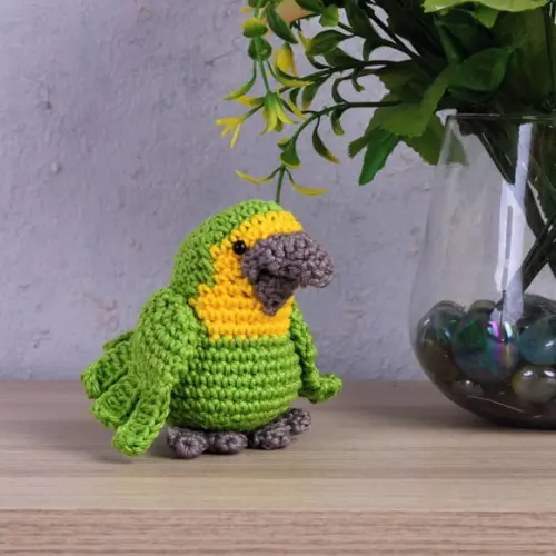 Papagaio Verde e Amarelo em Amigurumi