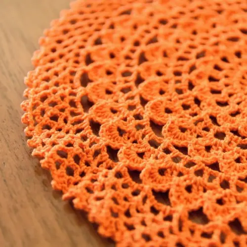Toalhinha Cor de Laranja em Crochê