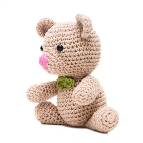 Ursinho de Gravata Verde em Amigurumi