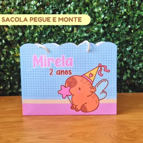 Sacolinha Personalizada Capivara Menina | Lembrancinha Festa Infantil | Pegue e Monte