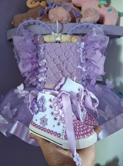 Romper Infantil Jardim Encantado Lilas Luxo + Tênis