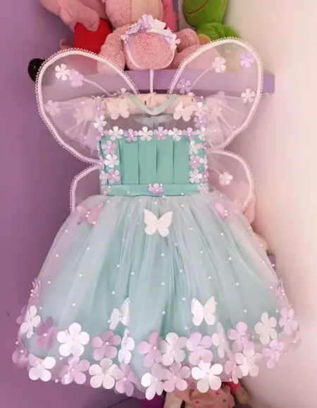 Vestido Jardim Encantado de Luxo Verde e Lilás