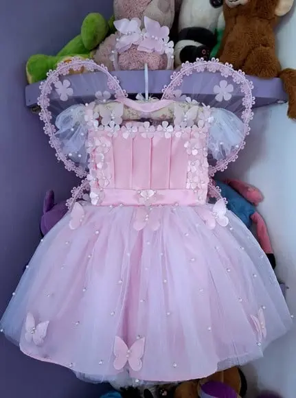 Vestido Jardim Encantado Rosa + Faixa + Asa + Sapatinho