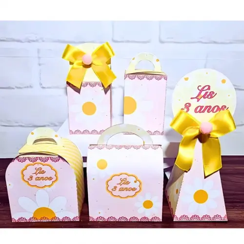 Kit 50 Caixas Personalizados Margaridas